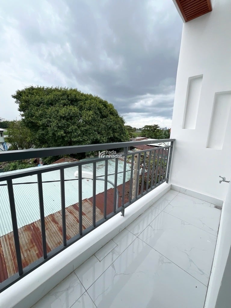 NHÀ ĐẸP GIÁ TỐT - NGAY NGÃ TƯ 4 XÃ - LÊ VĂN QUỚI - BÌNH LONG - 32M2 - 3 TẦNG MỚI ĐẸP - 3 PHÒNG NGỦ 