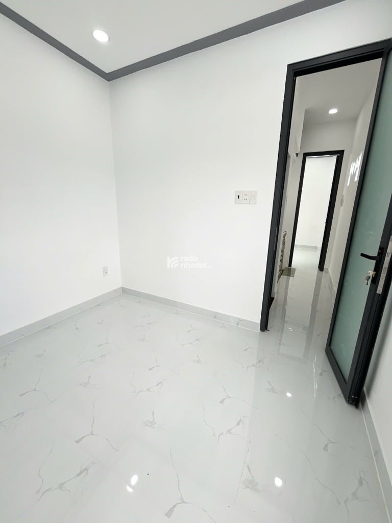 NHÀ ĐẸP GIÁ TỐT - NGAY NGÃ TƯ 4 XÃ - LÊ VĂN QUỚI - BÌNH LONG - 32M2 - 3 TẦNG MỚI ĐẸP - 3 PHÒNG NGỦ 