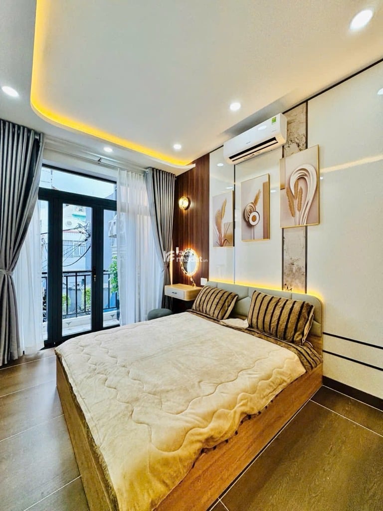 SIÊU RẺ VÀ ĐẸP. NGUYỄN THƯỢNG HIỀN, PHÚ NHUẬN, 4 TẦNG CÓ KC Ở NGAY. GIẢM 350TR CHỈ 6.4T TL