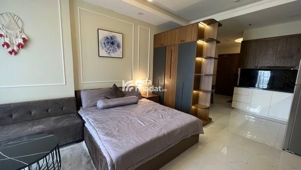 Cần cho thuê căn góc 2 phòng ngủ 2 wc nhà sạch mát liên hệ 0901 000 ***