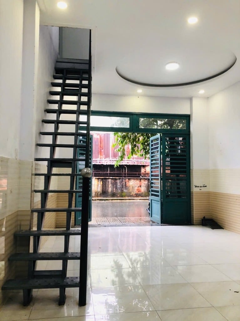 TRUNG MỸ TÂY NHÀ 2 MẶT _ NGAY TÔ KÝ CHỢ CHÓ - COOPMART TÔ KÝ _ 4 Tỷ nhỉnh TL   ĐƯỜNG NHỰA 8M THÔNG