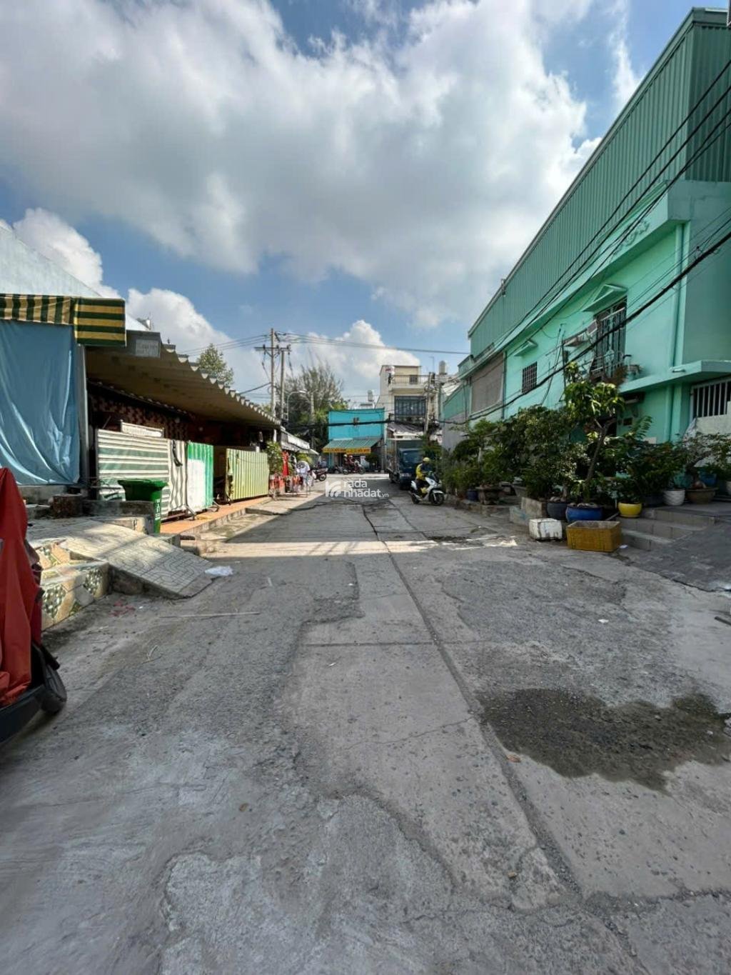 BÁN NHÀ NGUYỄN QUÝ YÊM 74M2 5 TỶ HẺM XE HƠI 10M KẾ KHU TÊN LỬA, AEON MALL