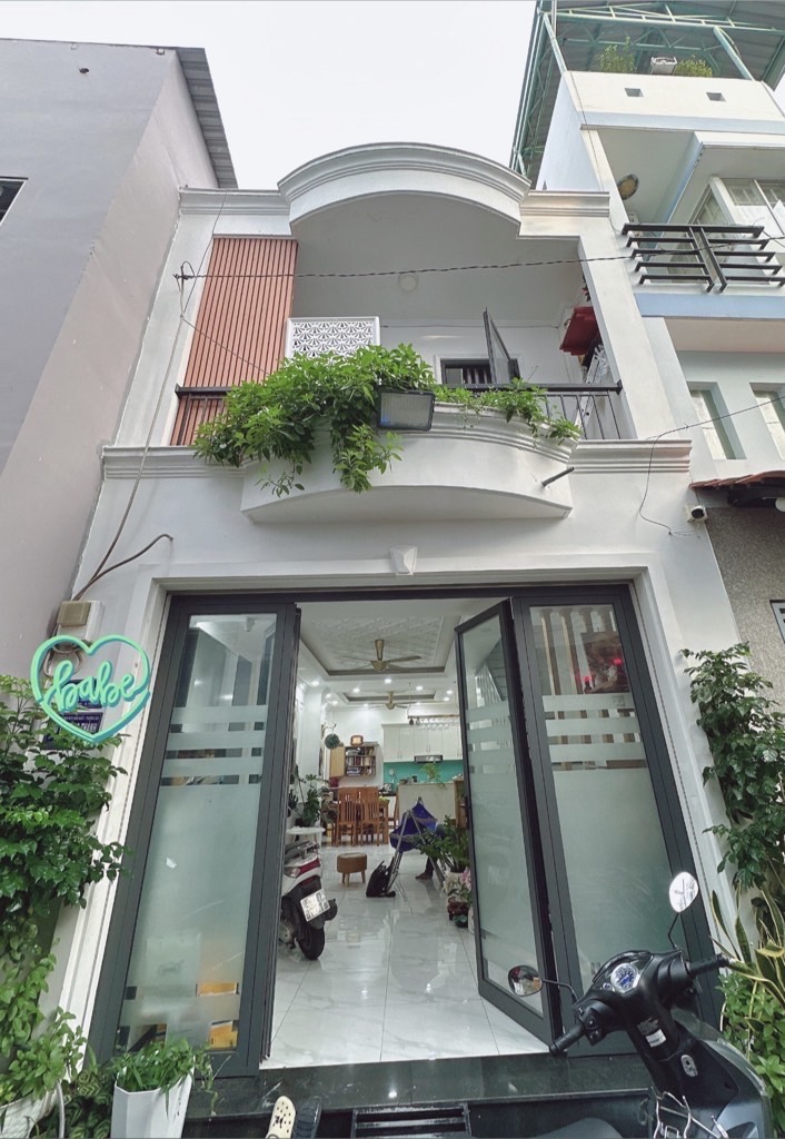 SIÊU PHẨM NHÀ ĐẸP - HẺM Ô TÔ - KHU VIP TÂN SƠN NHÌ- ĐI BỘ RA CHỢ - GẦN 3P RA AEON MALL - THPT TÂN B