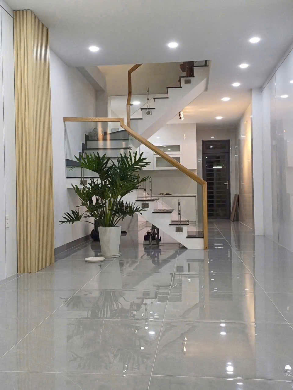 Nhượng gấp nhà đẹp ngay Lê Văn Sỹ Quận 3, 56m2, Đang có hợp đồng cho thuê 16tr/th, giá 3 tỷ 780 TL