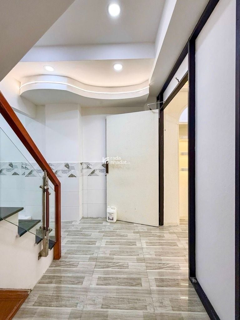 MẶT TIỀN KINH DOANH NGUYỄN TRỌNG TUYỂN PHÚ NHUẬN - 2 TẦNG - 51M2 - CHO THUÊ 30TR/THÁNG - 9 TỶ 950