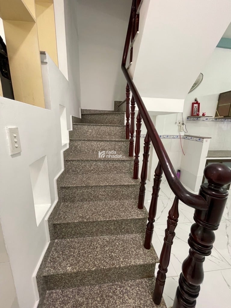 SIÊU PHẨM BÀ HOM HXH ĐỖ CỬA 30m RA MẶT TIỀN . 47m2. CHỈ 4T740. 