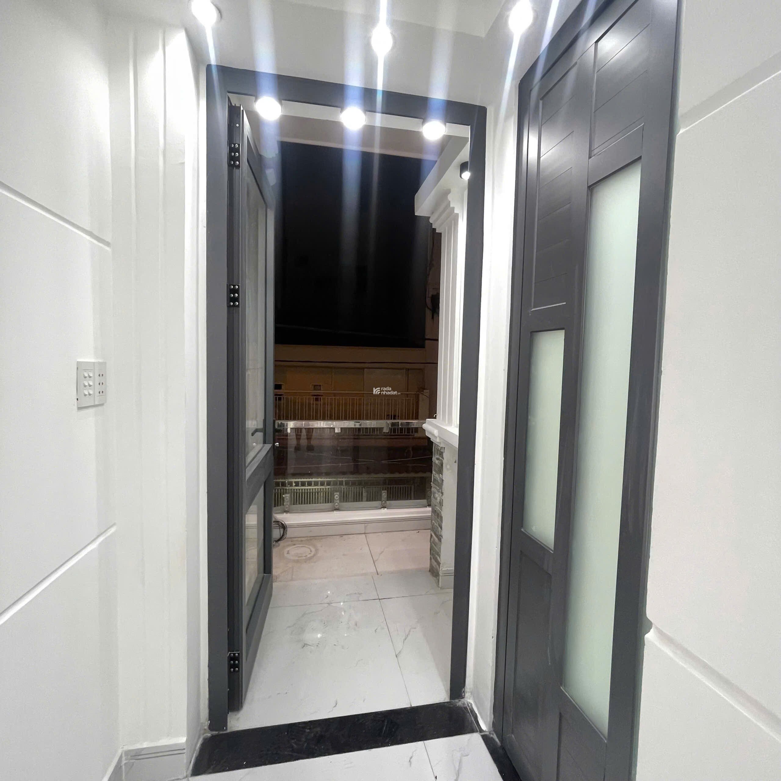 Nhà đẹp HXH Nguyễn Thị Nhỏ, 61m2, 2 tầng, chỉ 9.5 tỷ TL, ở ngay