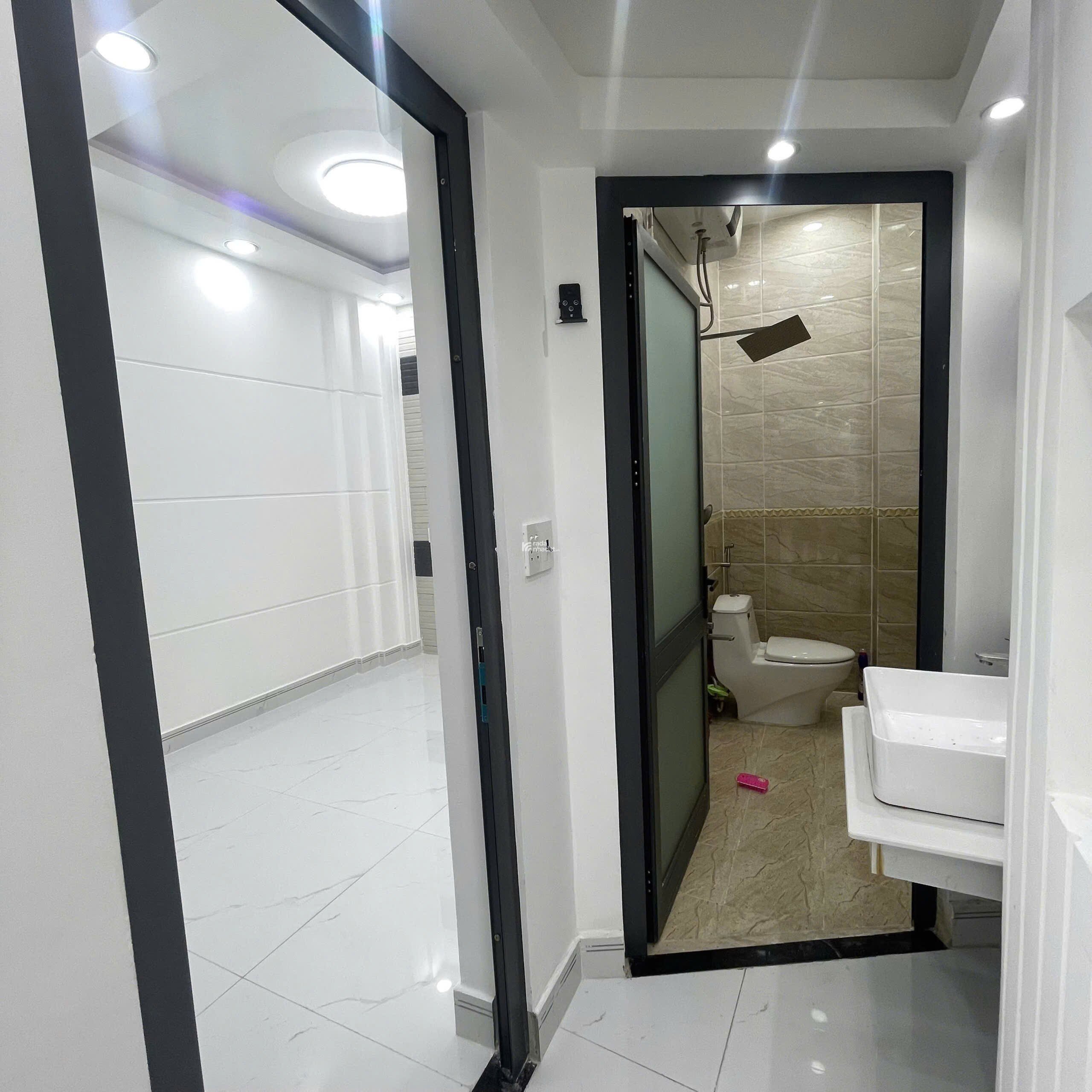 Nhà đẹp HXH Nguyễn Thị Nhỏ, 61m2, 2 tầng, chỉ 9.5 tỷ TL, ở ngay