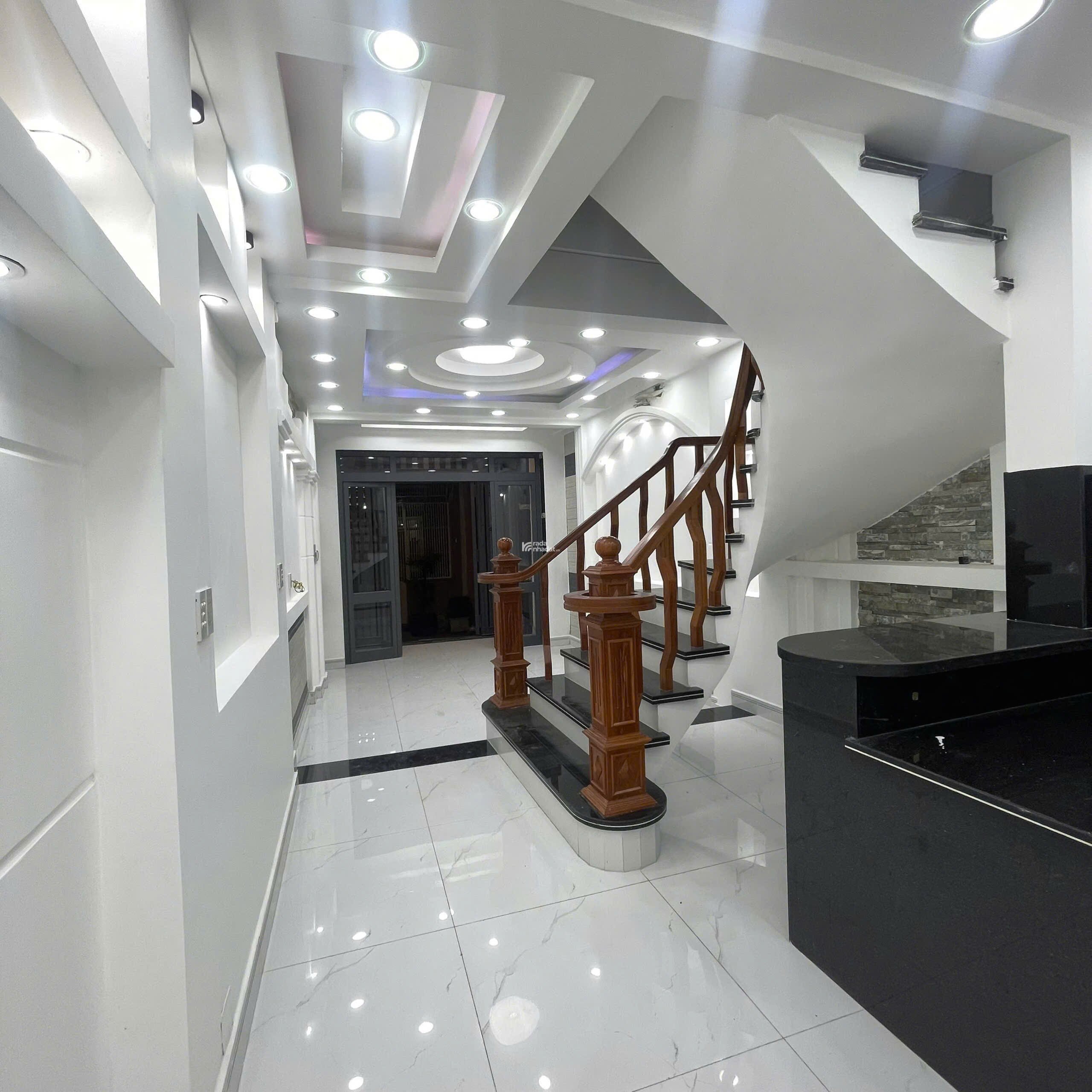 Nhà đẹp HXH Nguyễn Thị Nhỏ, 61m2, 2 tầng, chỉ 9.5 tỷ TL, ở ngay