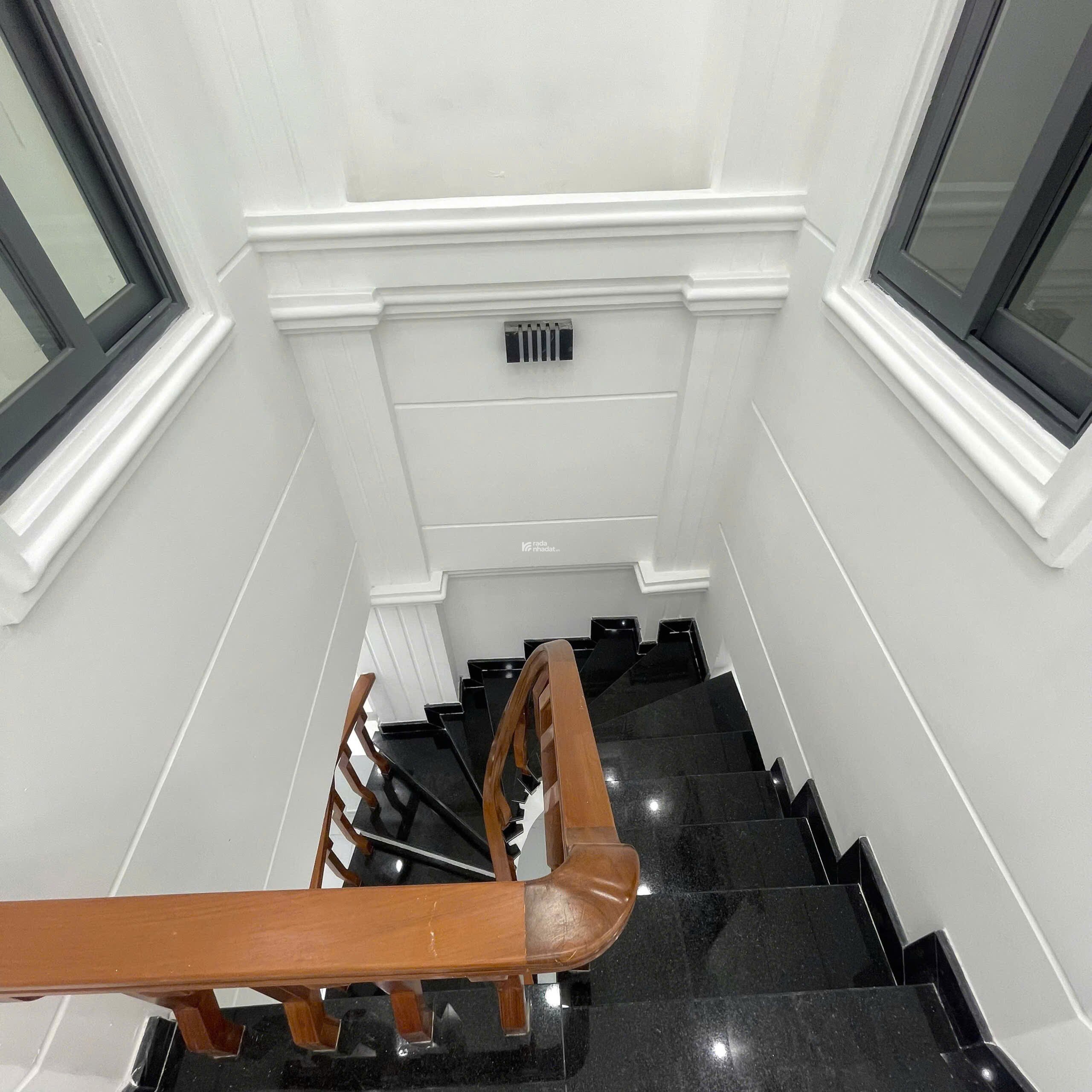 Nhà đẹp HXH Nguyễn Thị Nhỏ, 61m2, 2 tầng, chỉ 9.5 tỷ TL, ở ngay