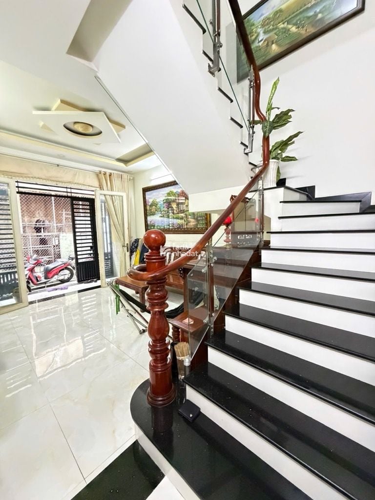 BÁN NHÀ VĂN CAO, TÂN PHÚ, SÁT MẶT TIỀN