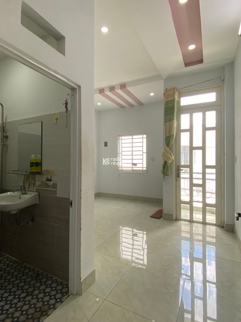 BÁN NHÀ BÌNH TÂN L 71M2 4PN 6.1 TỶ HẺM XE HƠI THÔNG GẦN CHỢ GIÁP TÊN LỬA