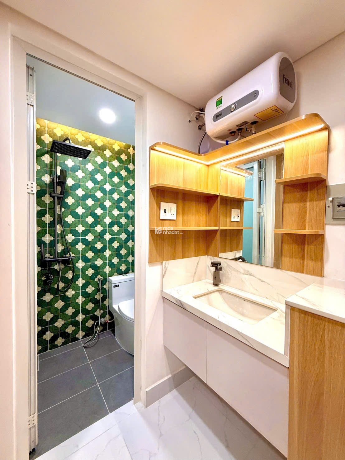Bán gấp nhà sổ hồng riêng Hoàng Hoa Thám P6 Q Bình Thạnh 2tỷ530 ,49,5 m2 ,3 PN,4WC đầy đủ nội thất 