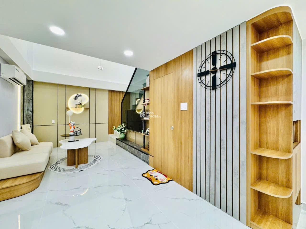 Bán gấp nhà sổ hồng riêng Hoàng Hoa Thám P6 Q Bình Thạnh 2tỷ530 ,49,5 m2 ,3 PN,4WC đầy đủ nội thất 