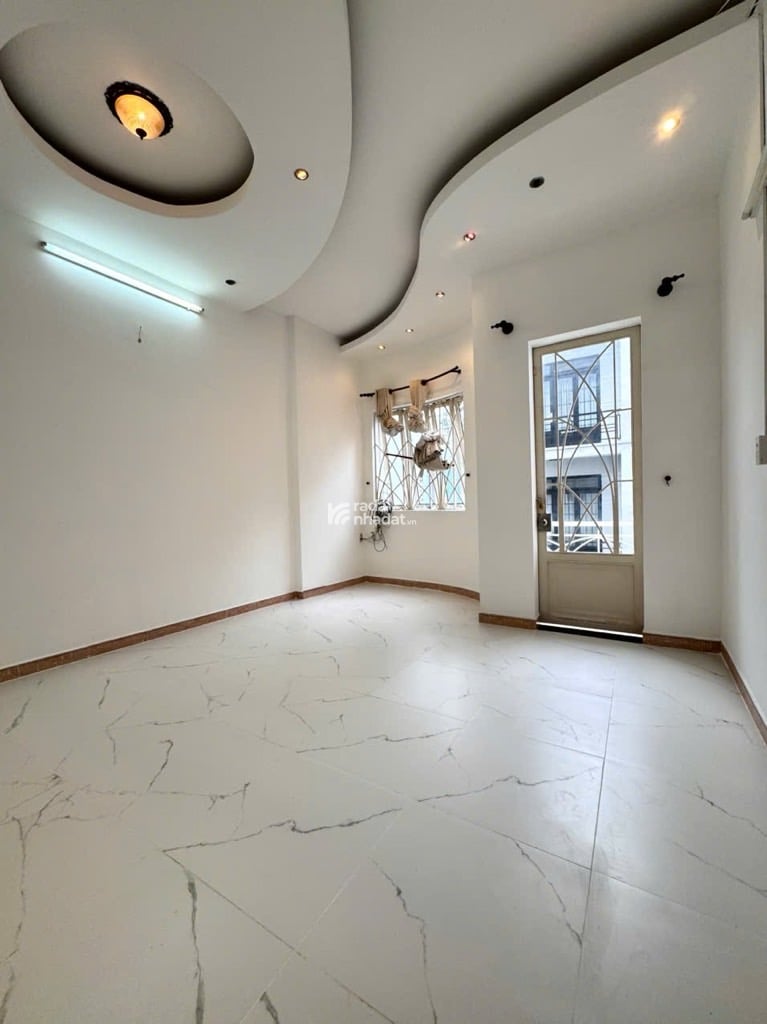 HOÀNG HOA THÁM- PHƯỜNG 5 PHÚ NHUẬN- 3 TẦNG- 4.1*16M- 8 TỶ 9