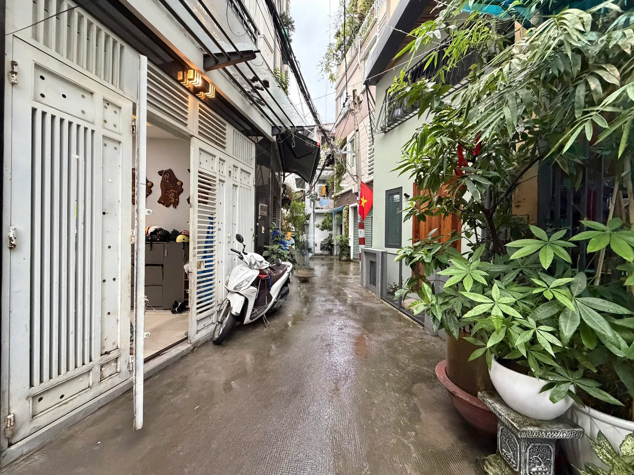 PHAN XÍCH LONG - NHÀ ĐẸP 4 TẦNG - GIÁ CHỈ 3 TỶ 950 TRIỆU