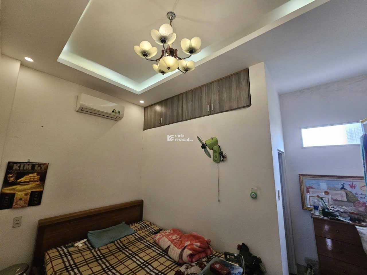 Bán nhà 3 tầng Q9 - Chỉ 5.2 tỷ - Cạnh Vinhomes - Đường xe hơi tránh. 