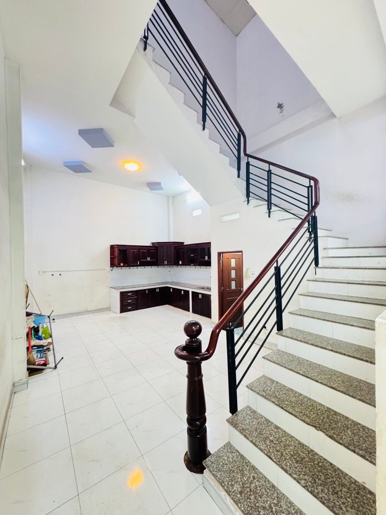 Nhà 2 tầng 88m2(5x18)-hẻm 5m Nguyễn Hới-Bến xe miền tây-giá 6.7 tỷ