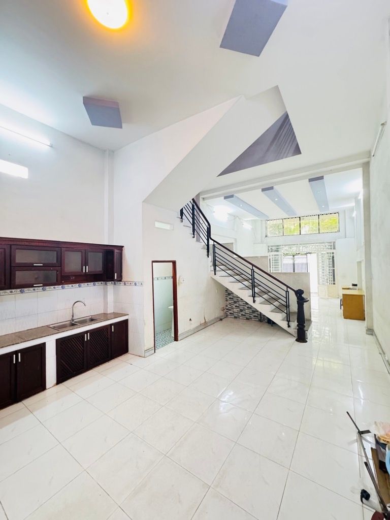 Nhà 2 tầng 88m2(5x18)-hẻm 5m Nguyễn Hới-Bến xe miền tây-giá 6.7 tỷ