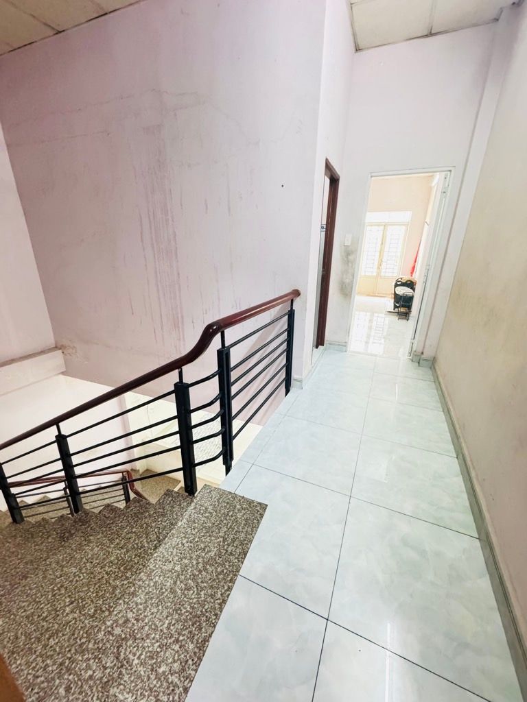 Nhà 2 tầng 88m2(5x18)-hẻm 5m Nguyễn Hới-Bến xe miền tây-giá 6.7 tỷ