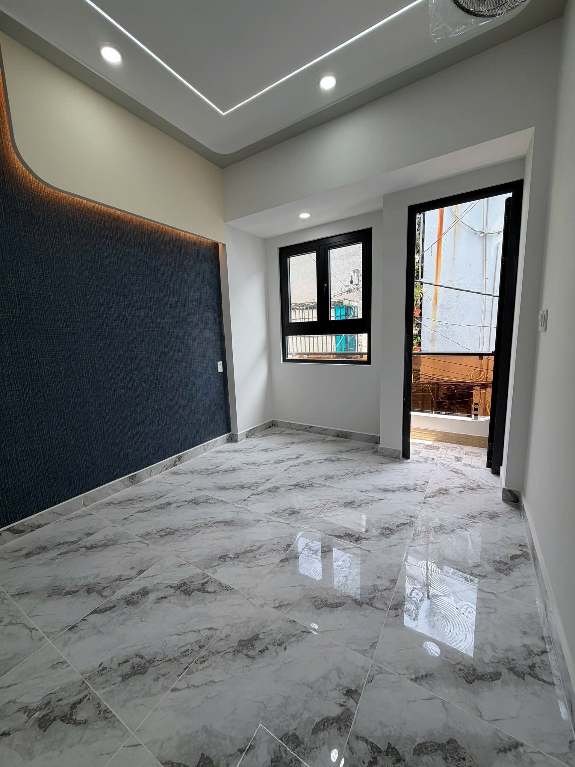 Nhà Mới Ở Ngay Thẳng 1 Trục ra mặt tiền - 51m2 - N3,1x17 - 3 Tầng - 4Pn - 5Wc - Chỉ 5,6 Tỷ