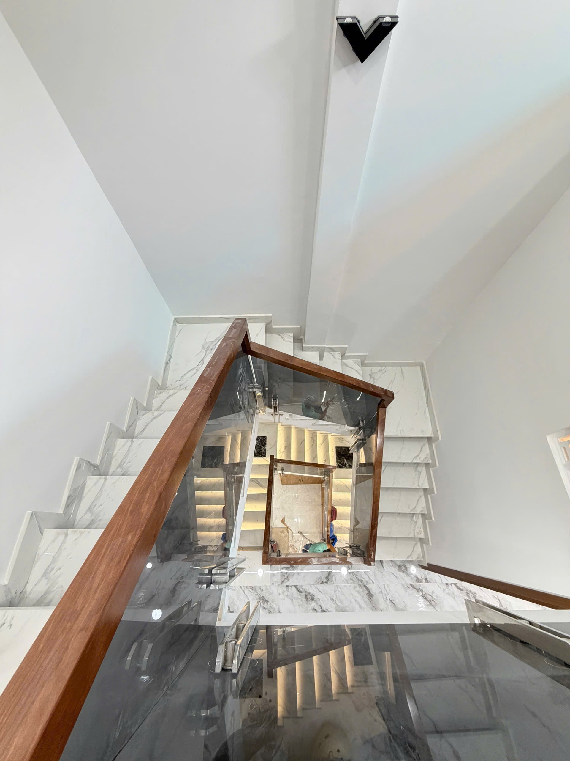 Nhà Mới Ở Ngay Thẳng 1 Trục ra mặt tiền - 51m2 - N3,1x17 - 3 Tầng - 4Pn - 5Wc - Chỉ 5,6 Tỷ