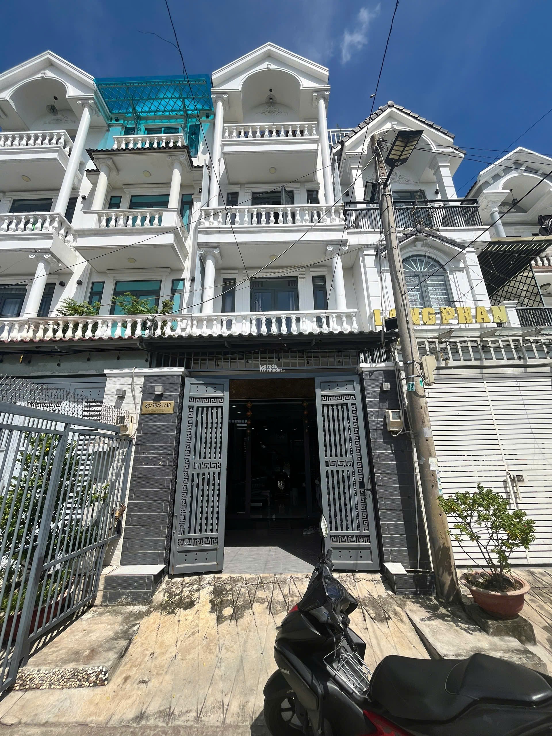 NHÀ PHỐ HIÊN ĐẠI 4PN 5WC KDC SÀI GÒN MỚI CÁCH PMH 5Phút Giá 6ty7