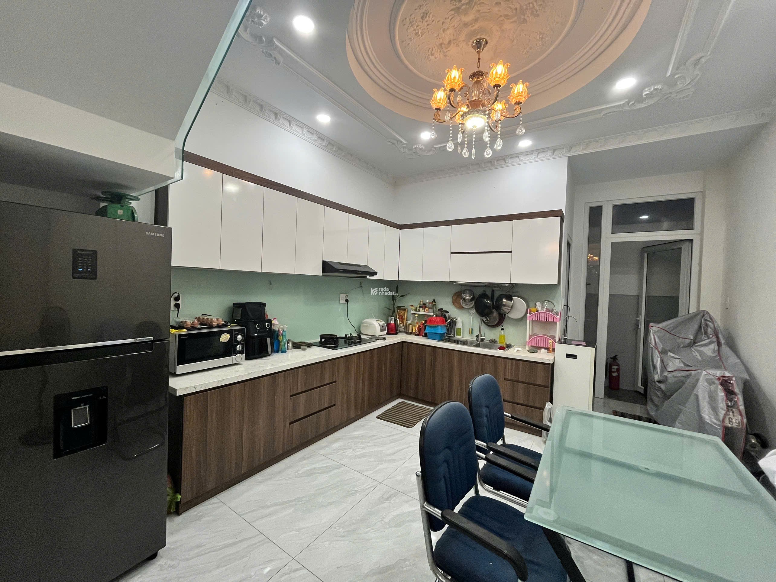 NHÀ PHỐ HIÊN ĐẠI 4PN 5WC KDC SÀI GÒN MỚI CÁCH PMH 5Phút Giá 6ty7