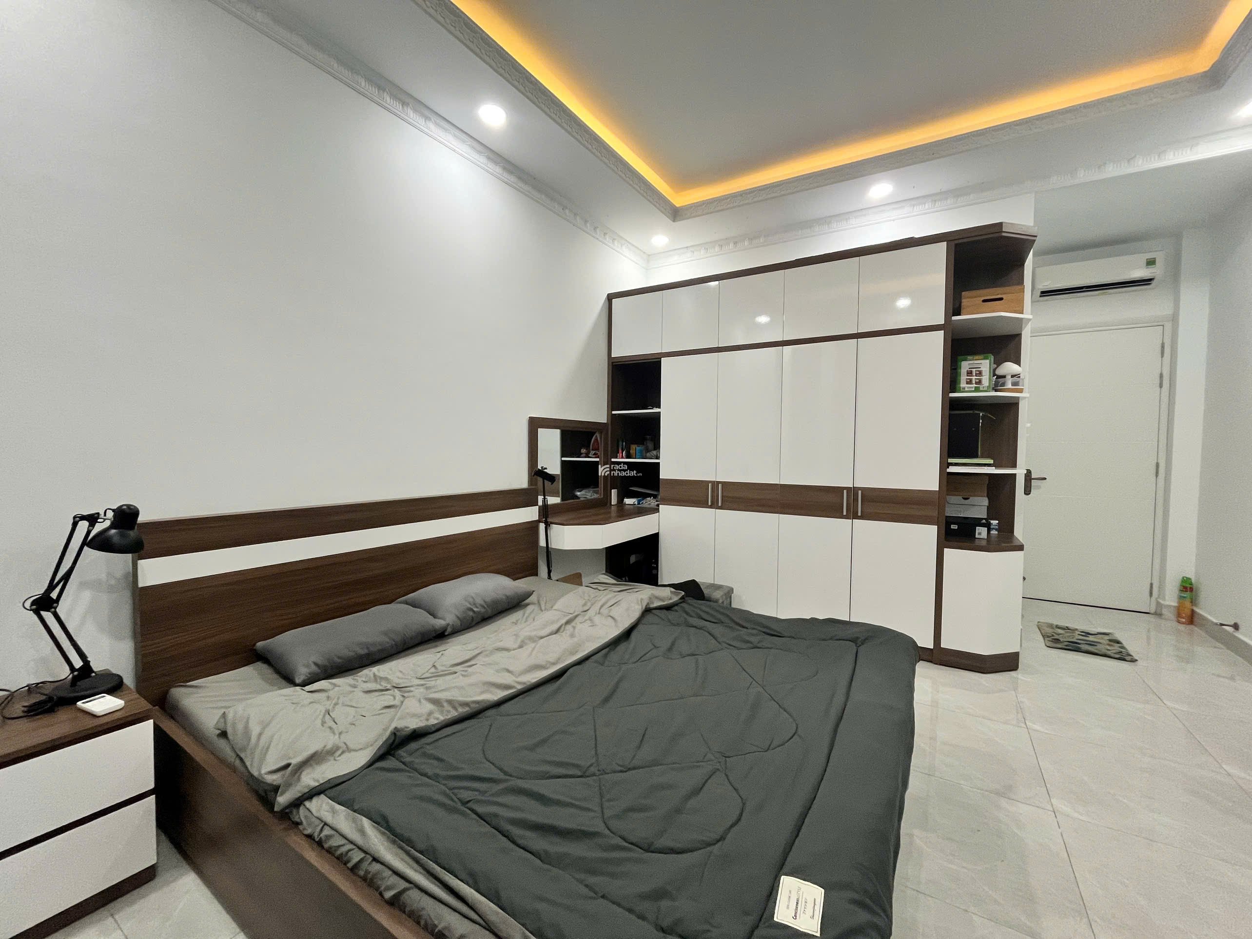 NHÀ PHỐ HIÊN ĐẠI 4PN 5WC KDC SÀI GÒN MỚI CÁCH PMH 5Phút Giá 6ty7