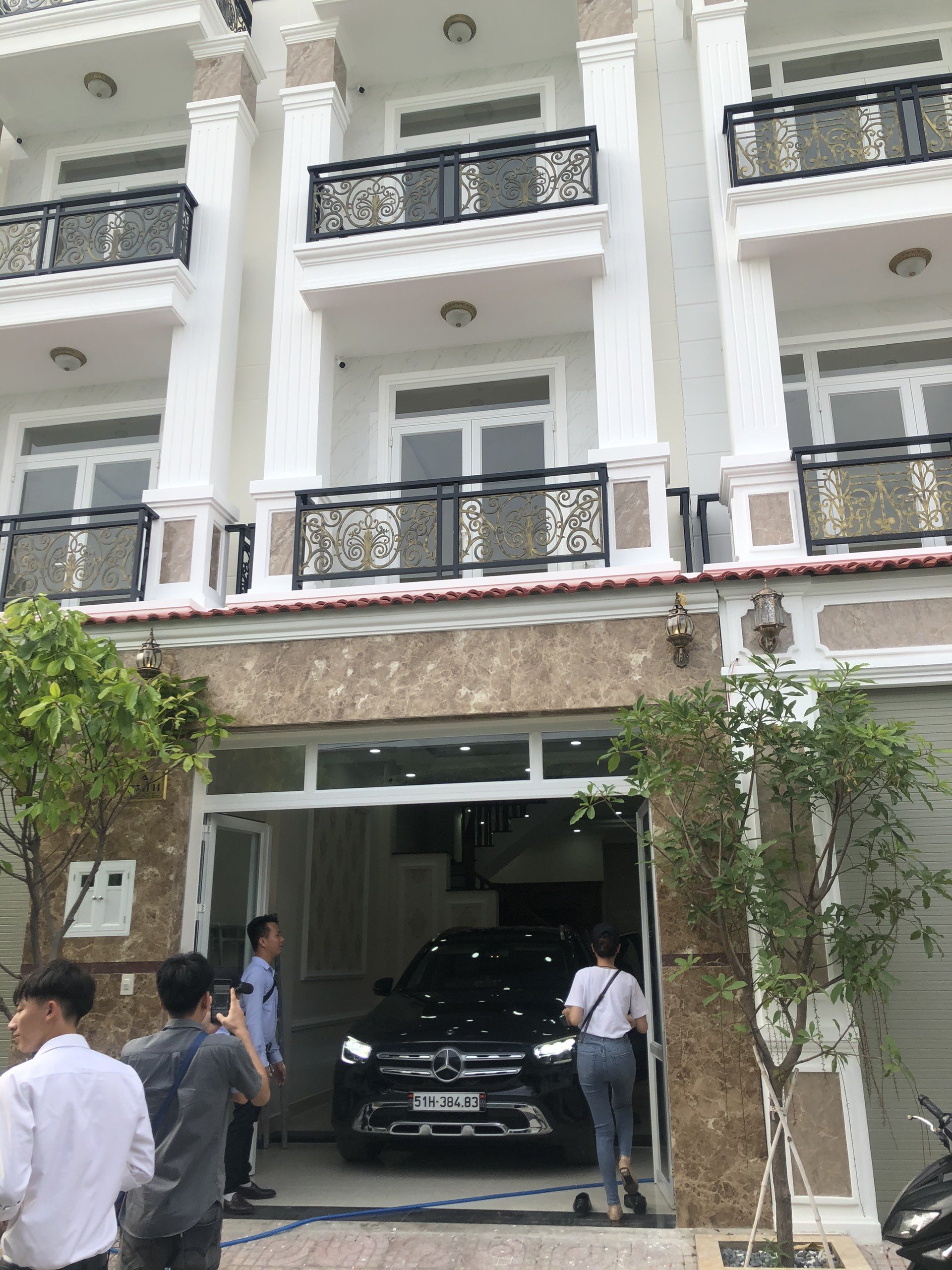Cho thuê nhà phố KDC Lộc Vừng , hẻm 535 Quốc lộ 13 gần sát bên Vạn Phúc City. giá 18 triệu / tháng.