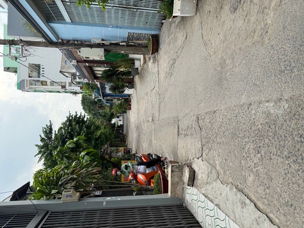 Mặt tiền KD-Hiền Vương-Nhà 2 tầng 137m2-giá 8.8 tỷ