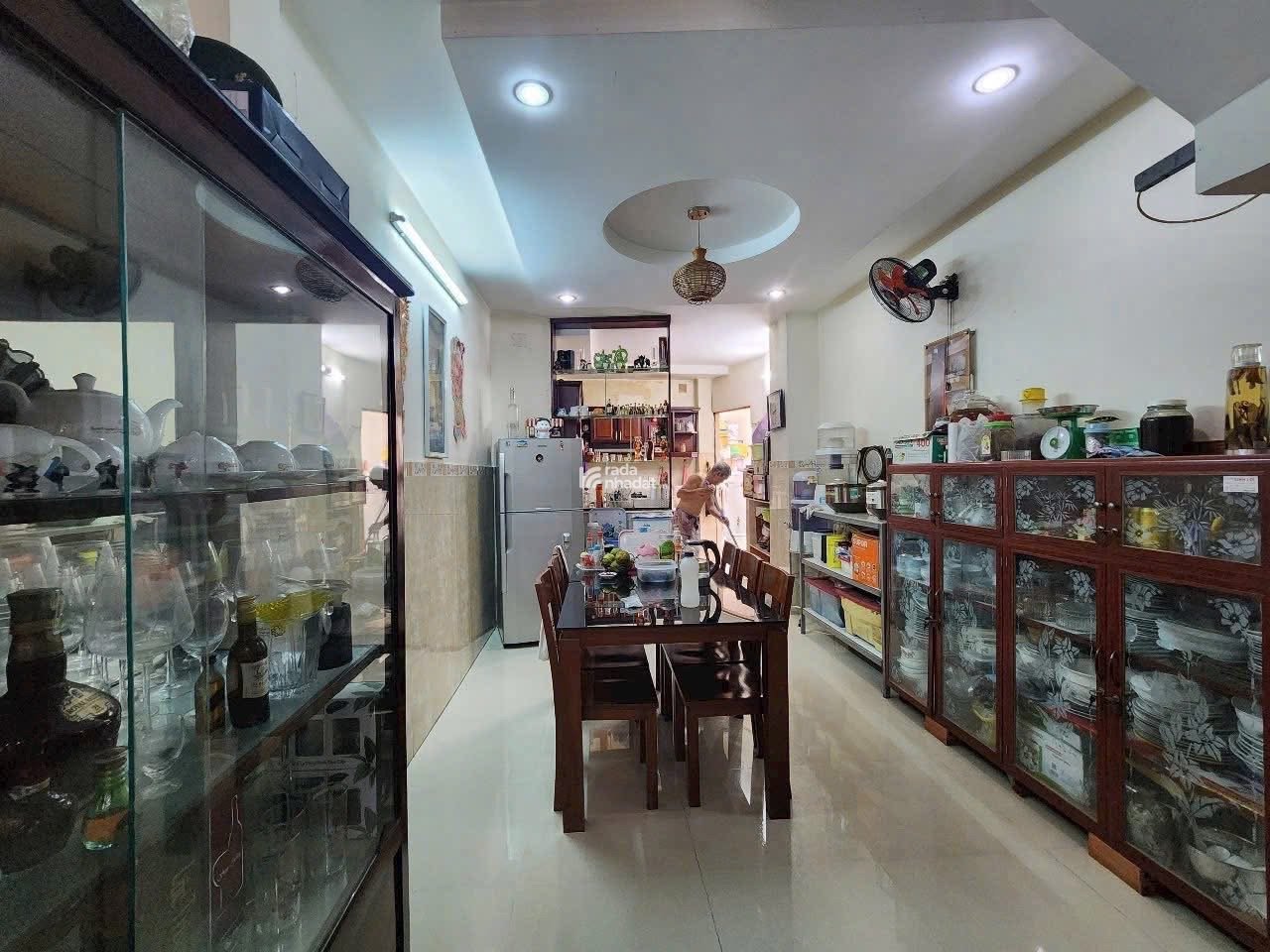 NHÀ HẺM  PHƯỜNG 4 PHẠM THẾ HIỂN