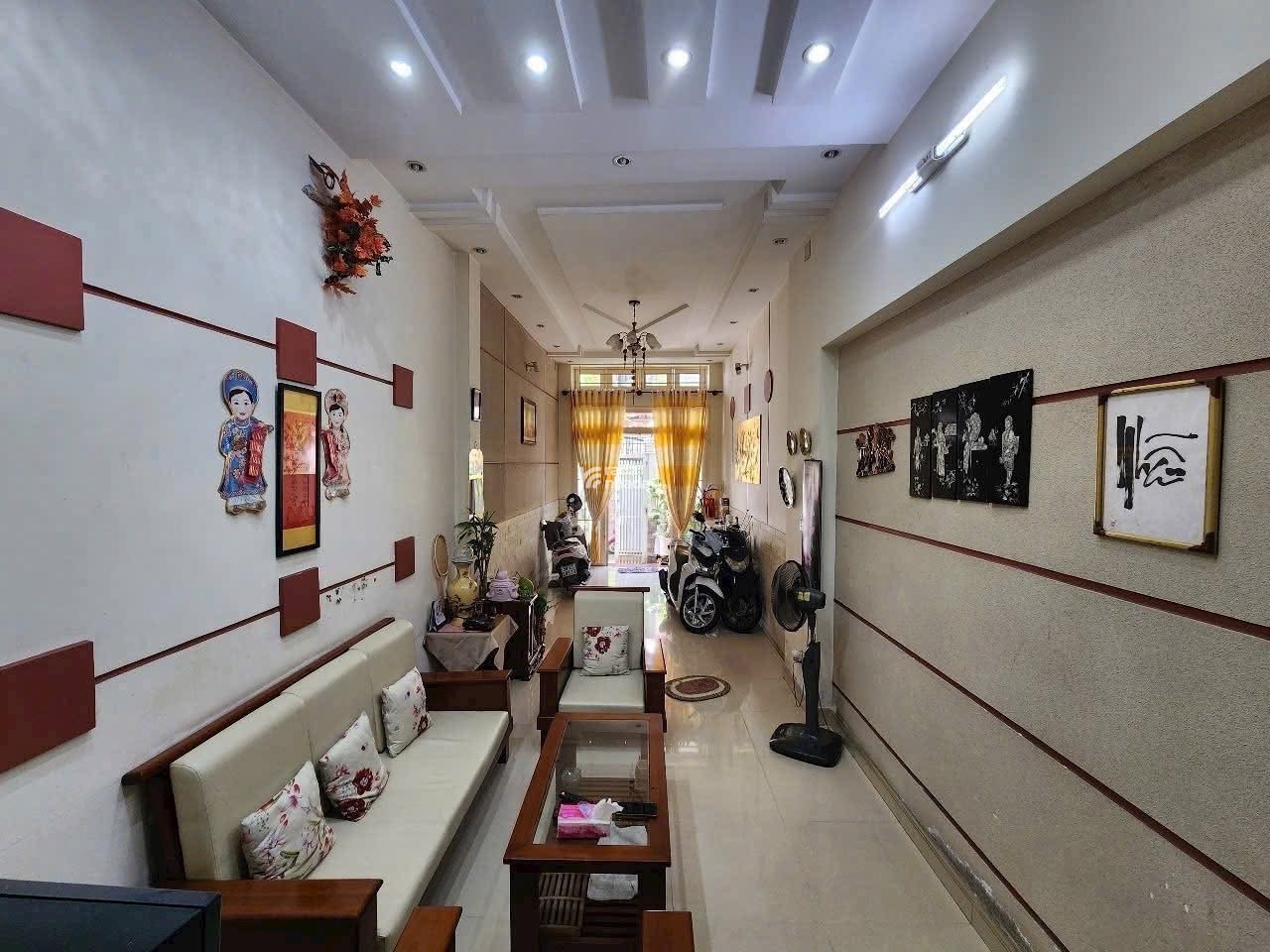 NHÀ HẺM  PHƯỜNG 4 PHẠM THẾ HIỂN