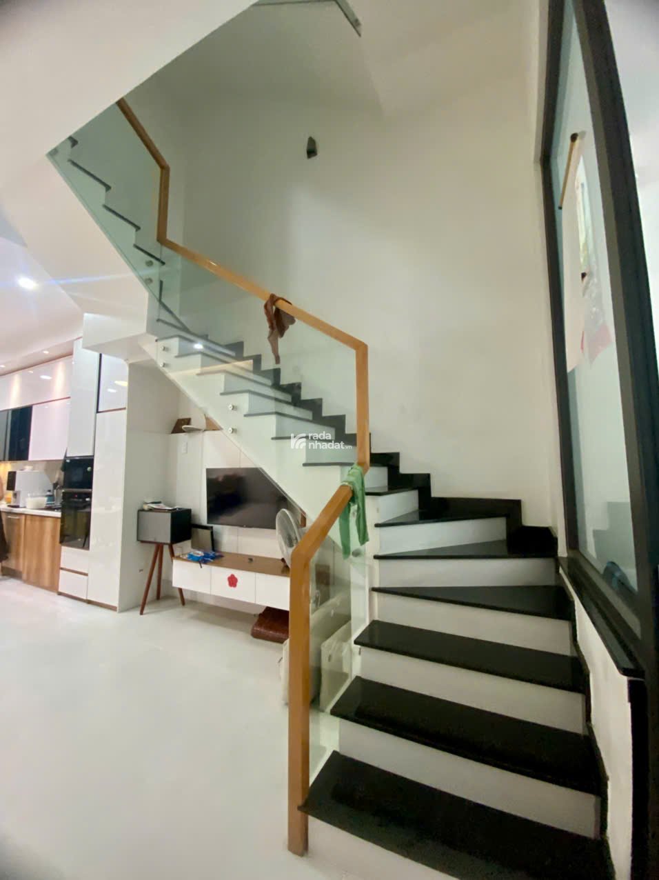 Siêu phẩm Tân Phú, Nhà 74m2, 4 tầng, để ô tô trong nhà, Giá 8.8 tỷ TL