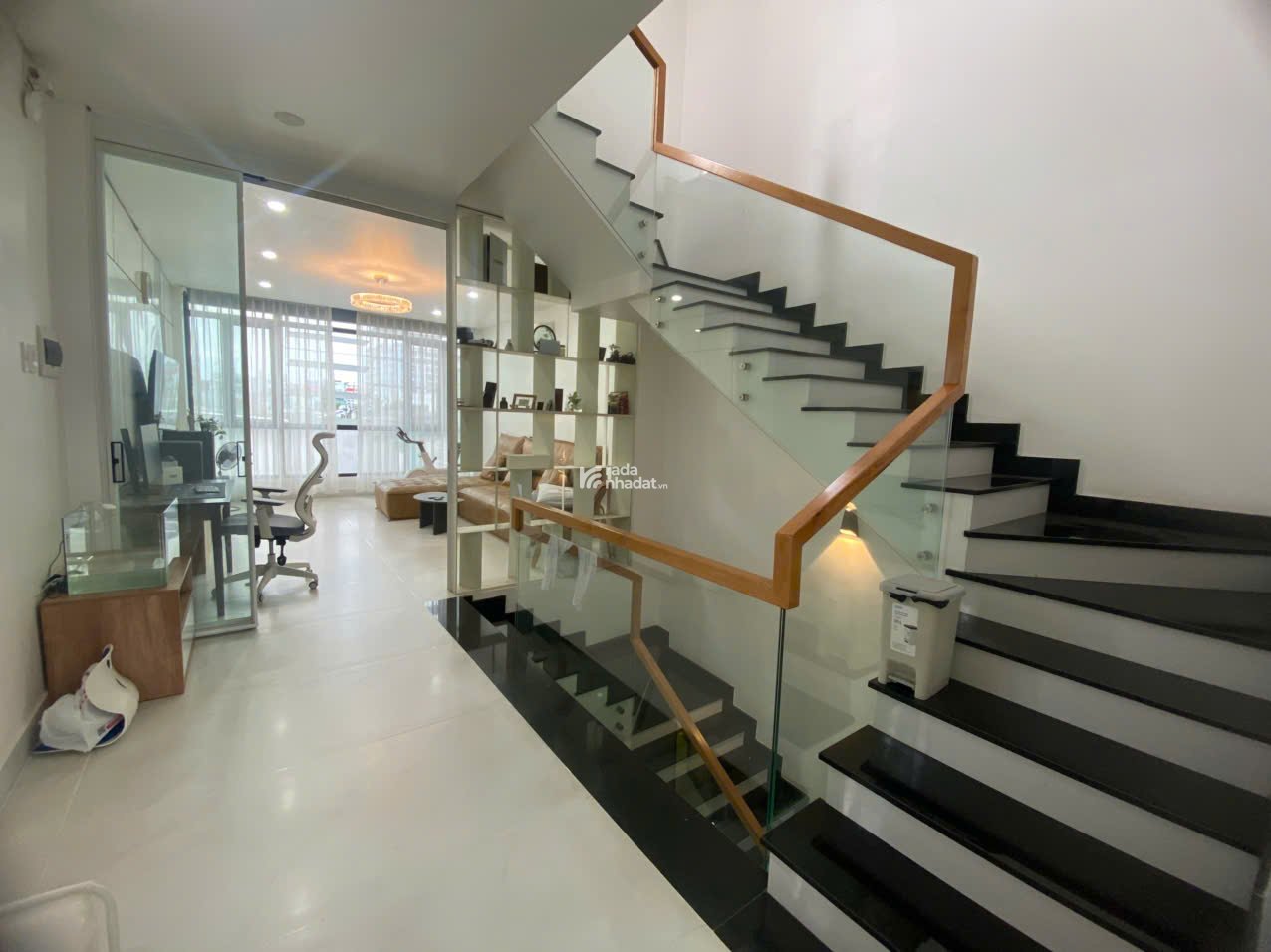 Siêu phẩm Tân Phú, Nhà 74m2, 4 tầng, để ô tô trong nhà, Giá 8.8 tỷ TL