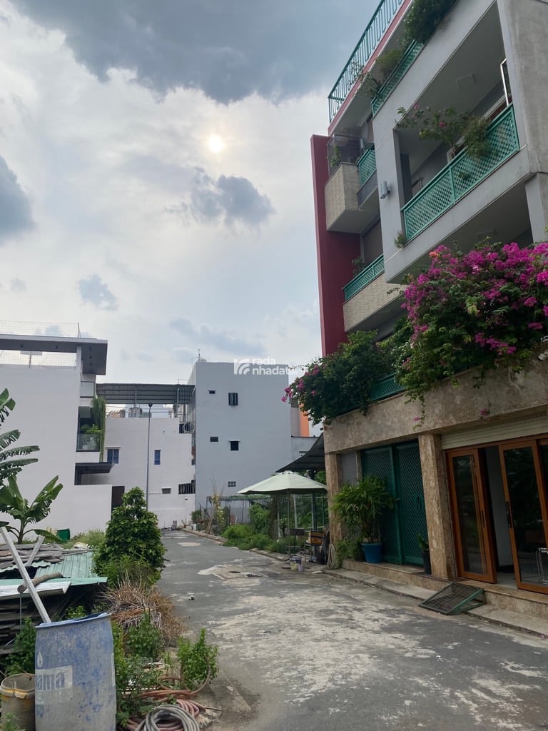 MẶT TIỀN HẺM 6M - ÔTÔ QUAY ĐẦU - KHU BIỆT THỰ - NƠ TRANG LONG - NGANG 8M DT ĐẤT 85M2 - NHỈNH 12 TỶ 