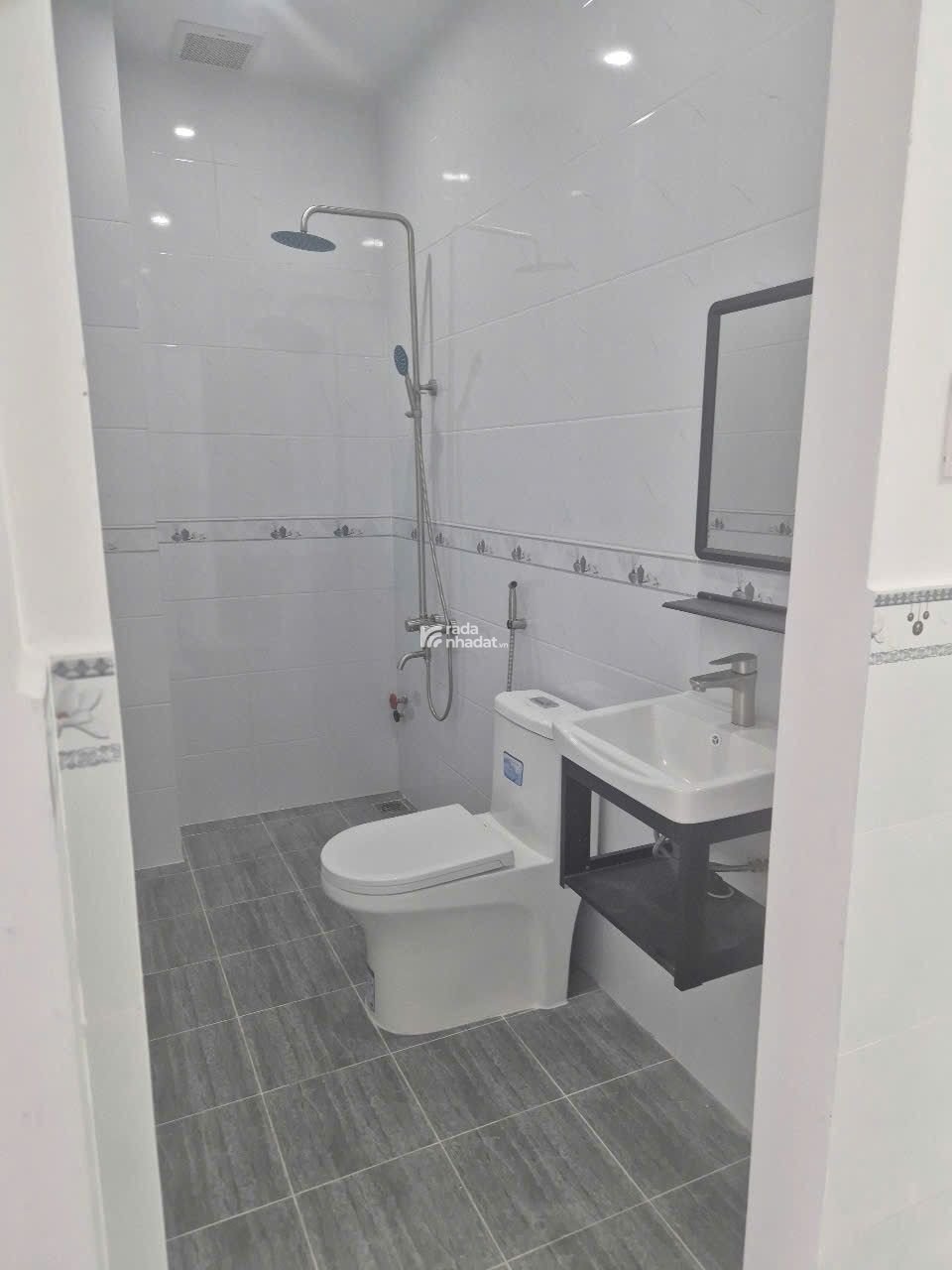 Bán nhà mới đẹp 3 tầng HXH Trần Thủ Độ, Phú Thạnh, Tân Phú chỉ 6.4 tỷ