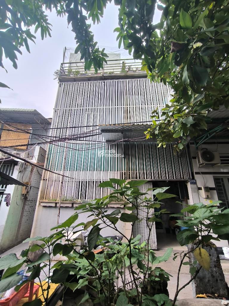 LINH XUÂN, THỦ ĐỨC, GẦN QUỐC LỘ 1A CẦU VƯỢT LINH XUÂN, 3 TẦNG, HẺM XE HƠI, NHỈNH 3 TỶ TL. 
