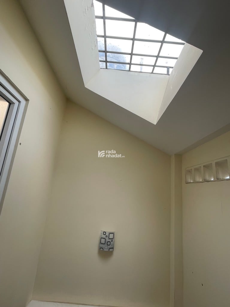 NGAY TRUNG TÂM QUẬN 1  NHÀ MỚI- 4 TẦNG BTCT - VÀO Ở NGAY