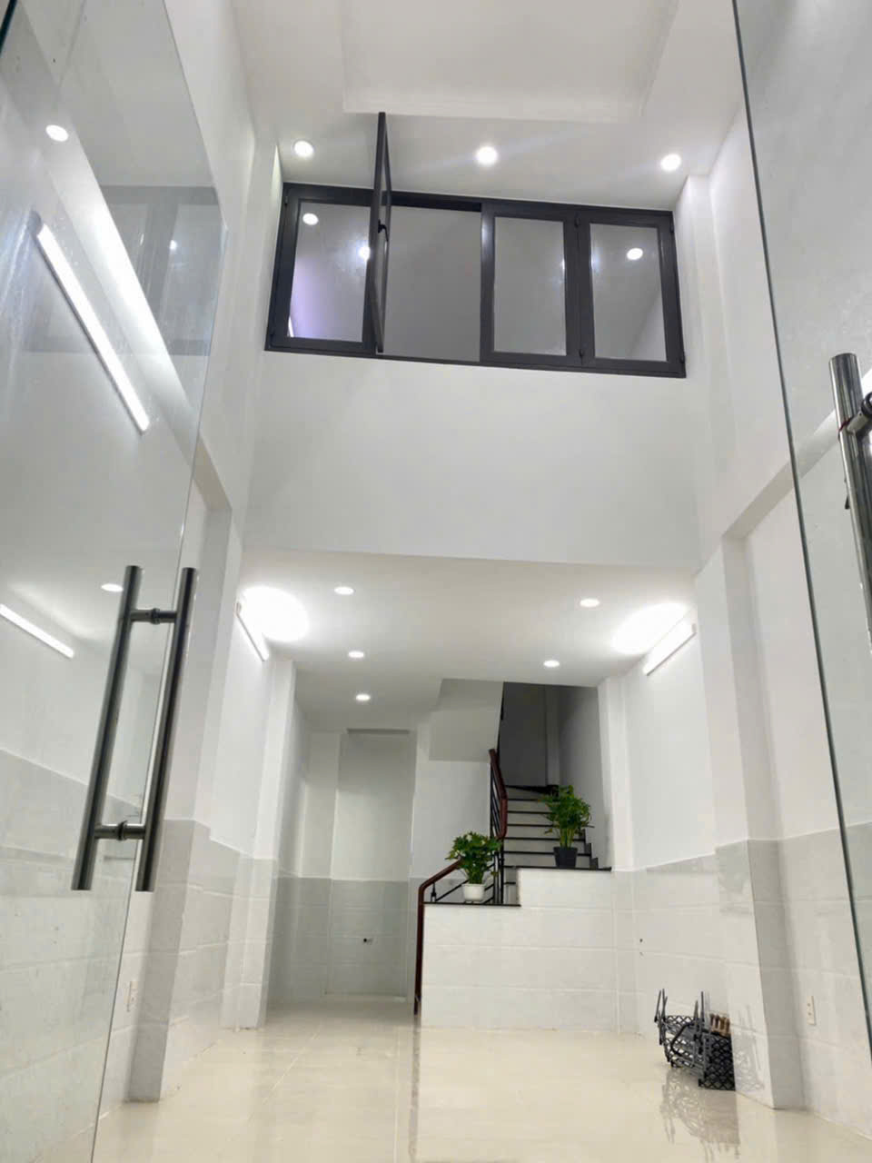 BÁN NHÀ MẶT TIỀN NGUYỄN CHÍ THANH  GẦN 3 THÁNG 2  4.519M 16.9 TỶ