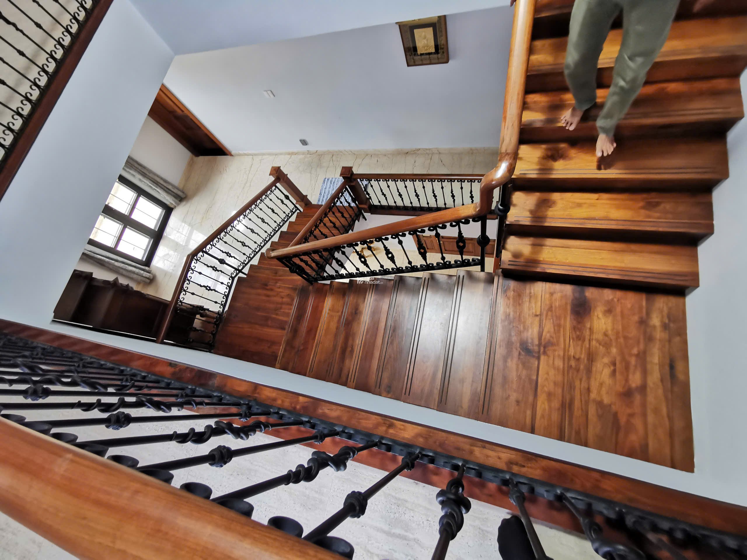 Biệt thự khu Kim Sơn Nguyễn Văn Hưởng, phường Thảo Điền, Quận 2 Giá 187 tỷ 