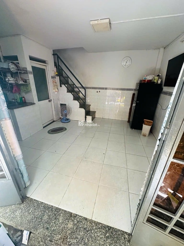 BÁN NHÀ 3 TẦNG HẺM 132 LIÊN TỈNH 5, P.6, QUẬN 8, 20M2