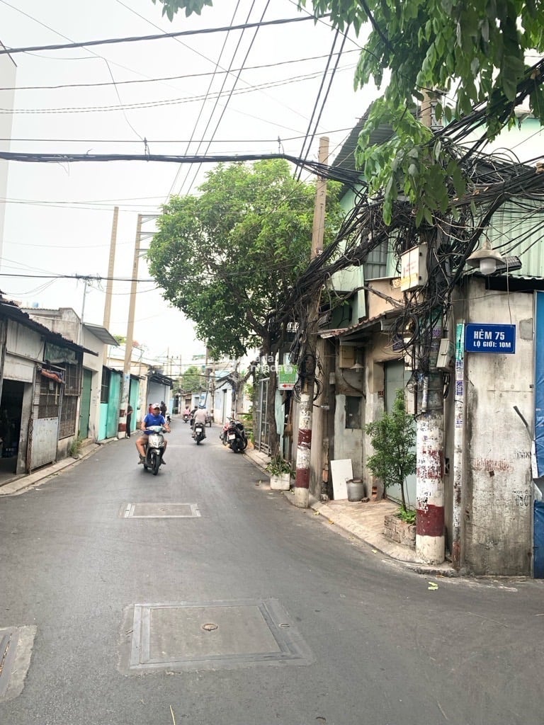 GẦN Q11, HXH LÝ THÁNH TÔNG, TÂN PHÚ, 35M2 HIẾM CÓ. GIẢM 550TR CHỈ CÒN 3.4T TL TỐT