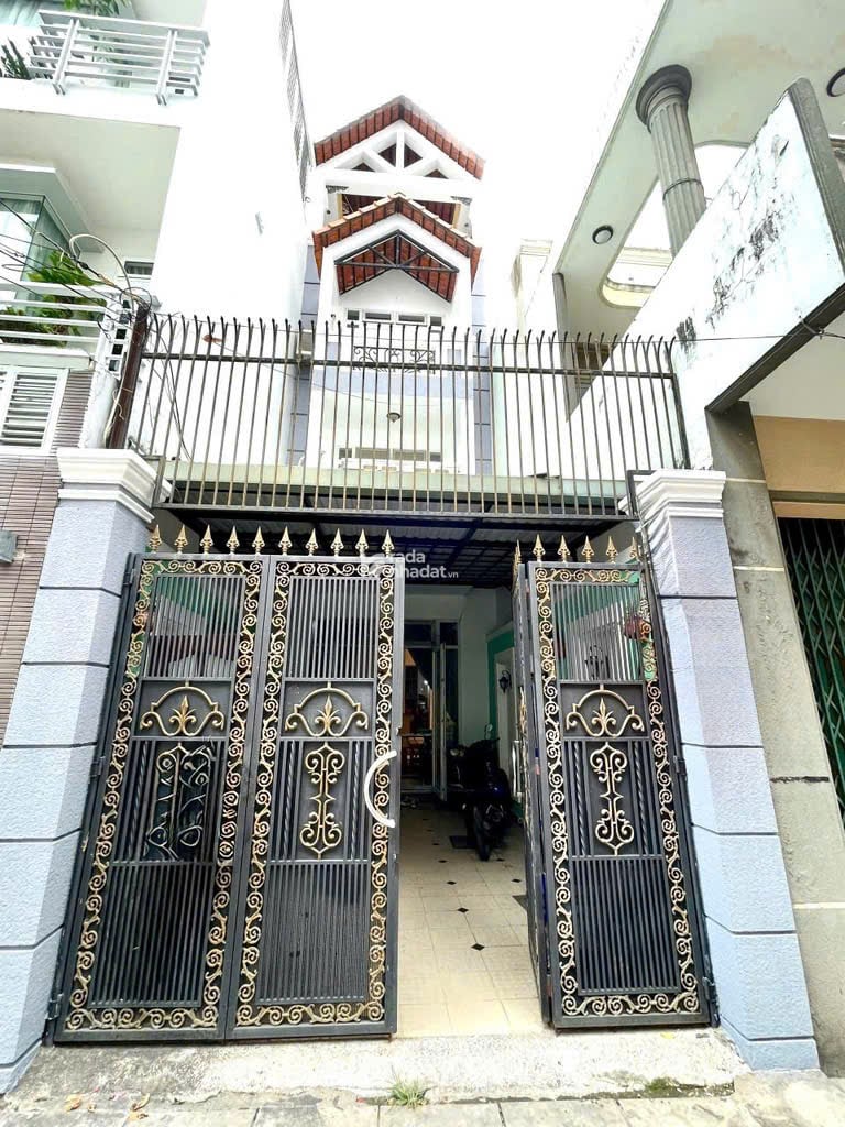 Nhà Thật - Đẹp 4 Tầng - 5PN - Xe Hơi Ngủ Trong Nhà -  gần Mặt tiền Thích Quảng Đức - Phú Nhuận