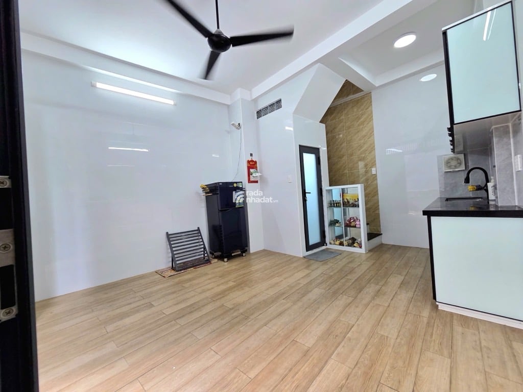 SIÊU PHẨM, SÁT HXH LÊ QUANG ĐỊNH, BÌNH THẠNH, 3 TẦNG Ở NGAY. GIẢM 650TR CHỈ 5.39T 