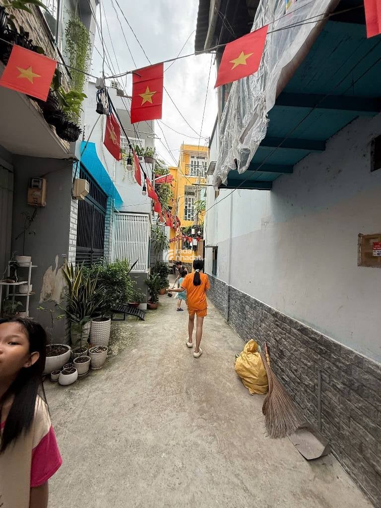 NGAY PHỐ NHẬT. HUỲNH MẪN ĐẠT, BÌNH THẠNH, 3 TẦNG CÓ KẾT CẤU TIỆN CẢI TẠO. GIẢM 750TR CHỈ 2.8T TL 