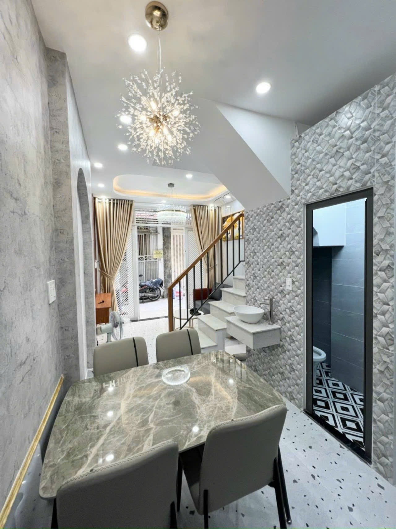 Chủ Kẹt Tiền cần BÁN GẤP 39,5m2 giá 3tỷ350 Đường Lê Văn Sỹ Phường 10 Quận Phú Nhuận Tphcm