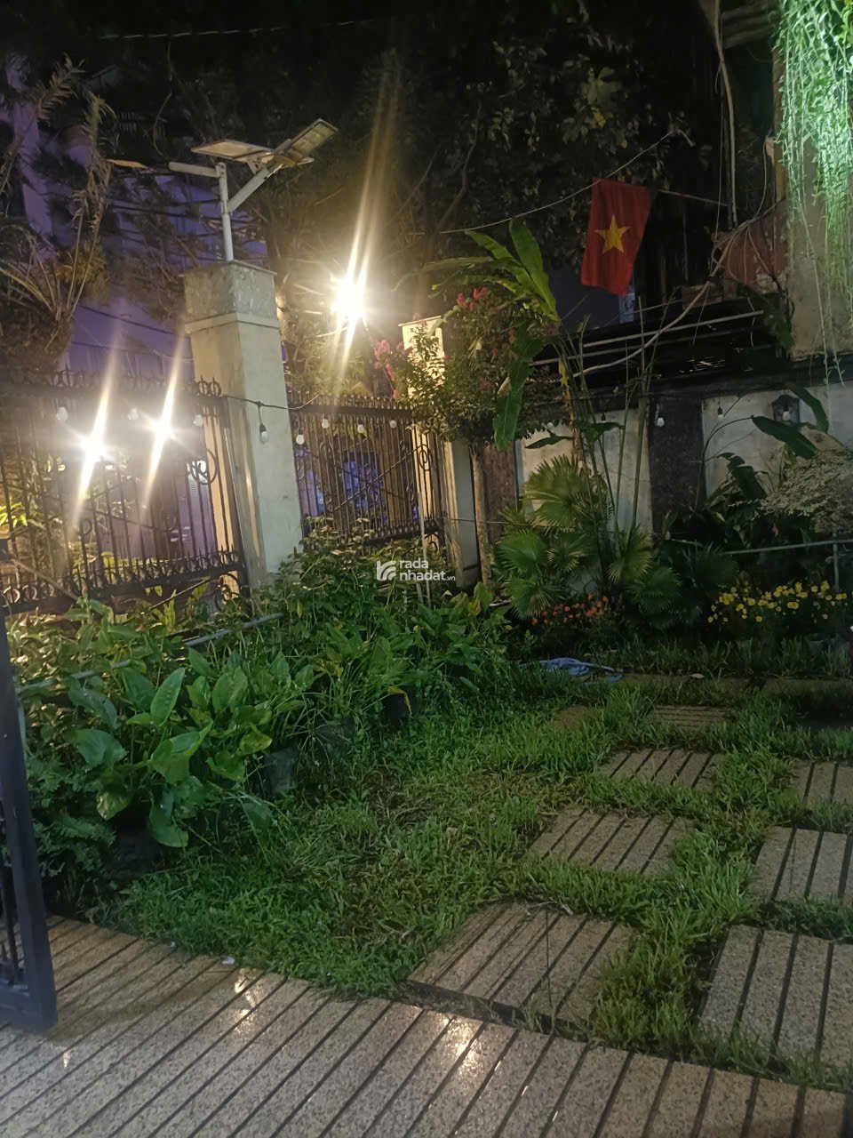 Biệt thự sân vườngara đẳng cấp hẻm 10m Nơ Trang Long 198m2 ngang 9m gần chợ chỉ 32 tỷ  
