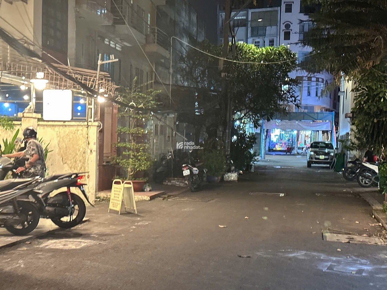 Biệt thự sân vườngara đẳng cấp hẻm 10m Nơ Trang Long 198m2 ngang 9m gần chợ chỉ 32 tỷ  
