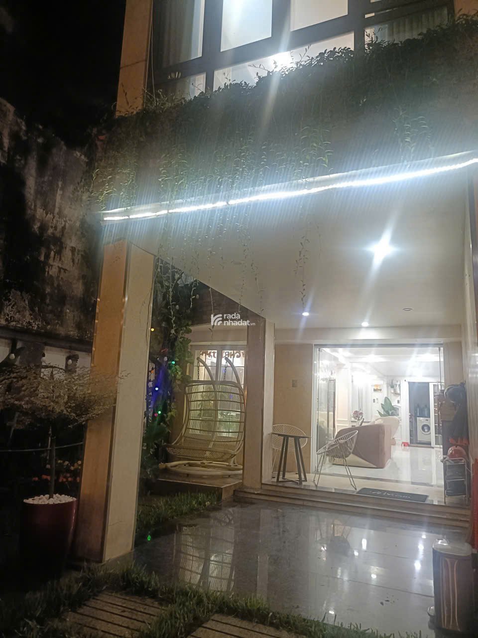 Biệt thự sân vườngara đẳng cấp hẻm 10m Nơ Trang Long 198m2 ngang 9m gần chợ chỉ 32 tỷ  
